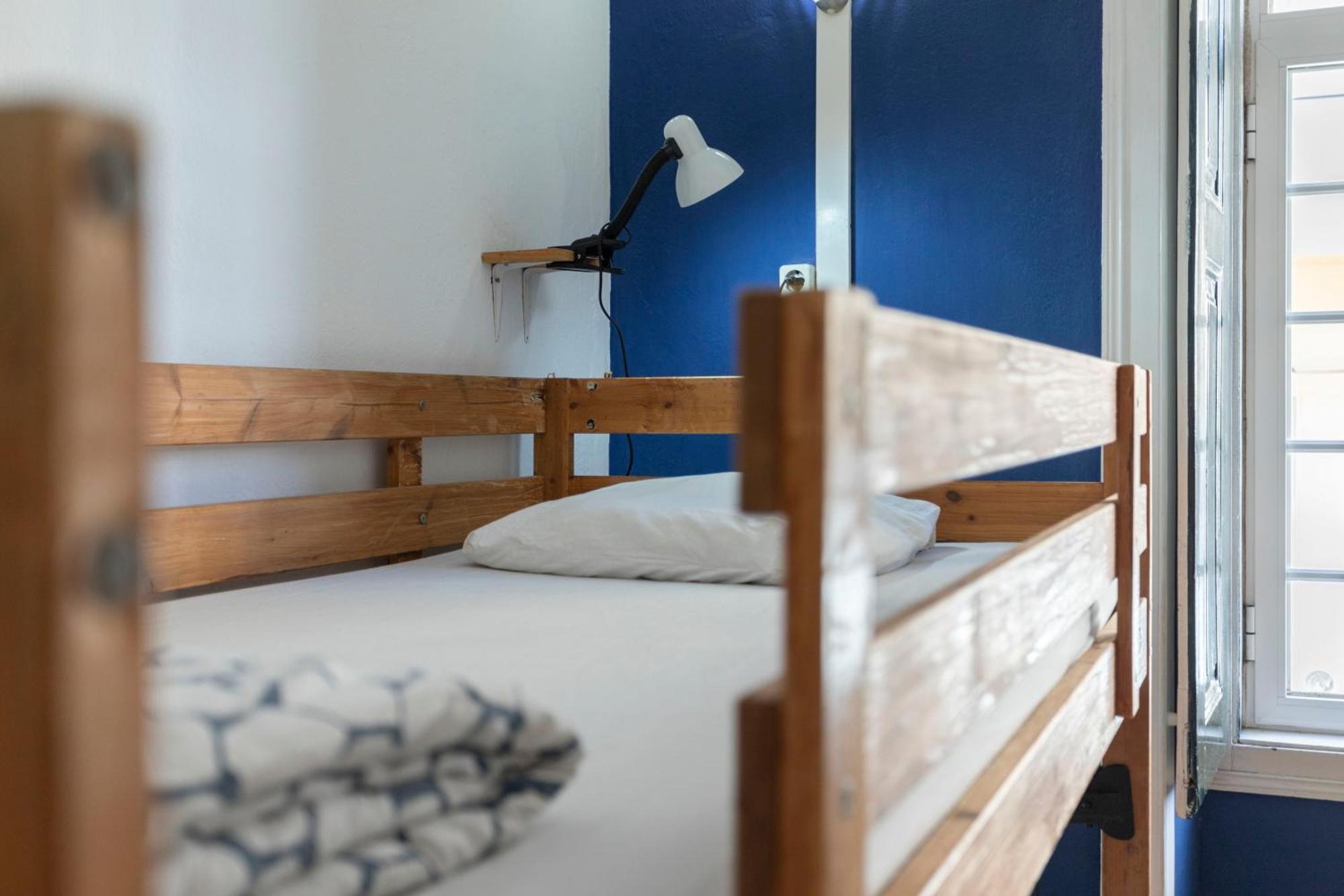 Le Penguin Hostel Фаро Екстериор снимка