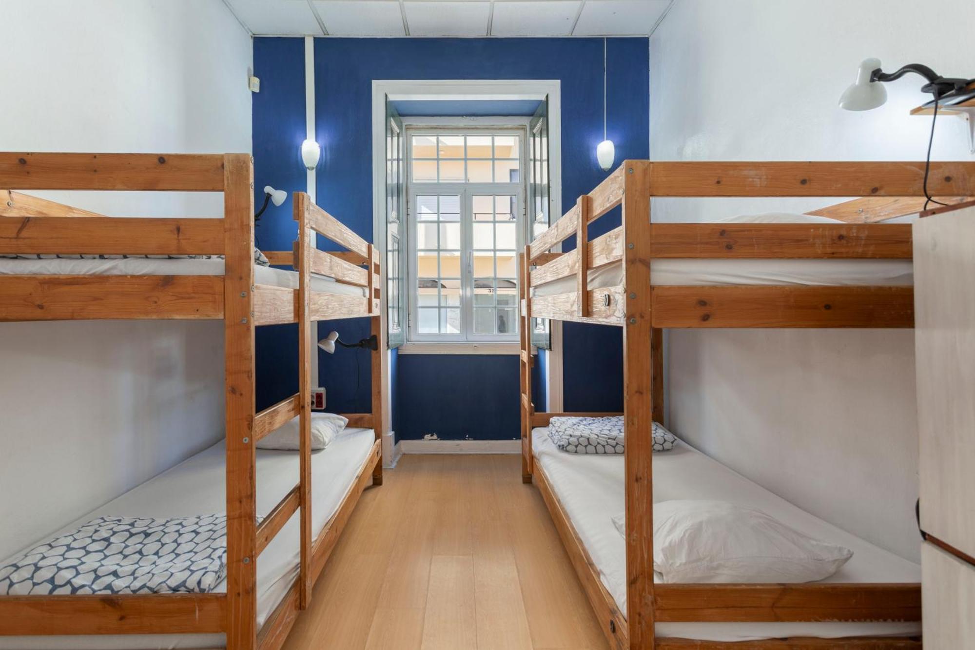 Le Penguin Hostel Фаро Екстериор снимка