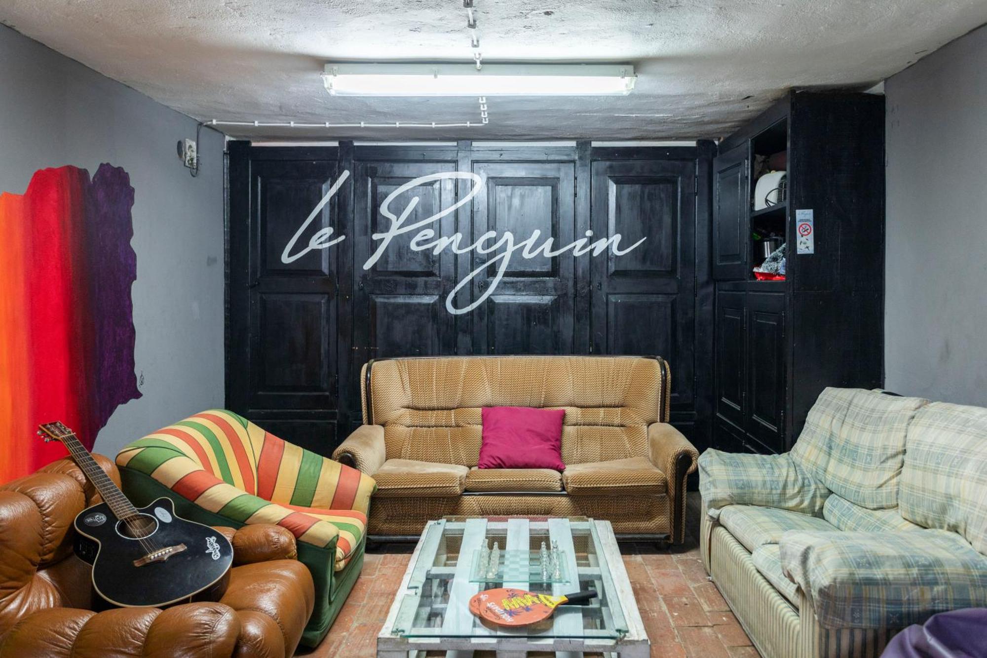 Le Penguin Hostel Фаро Екстериор снимка