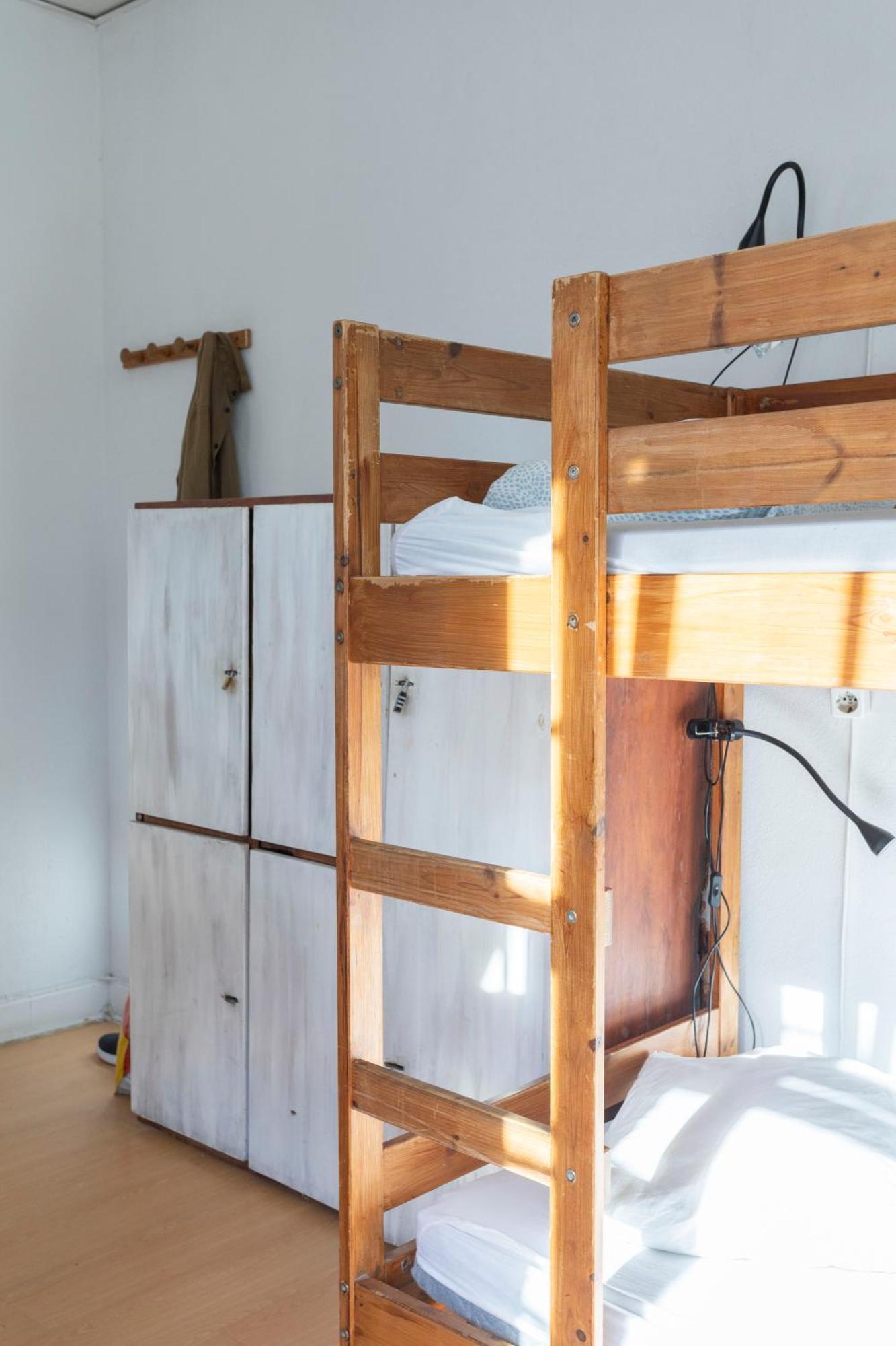 Le Penguin Hostel Фаро Екстериор снимка