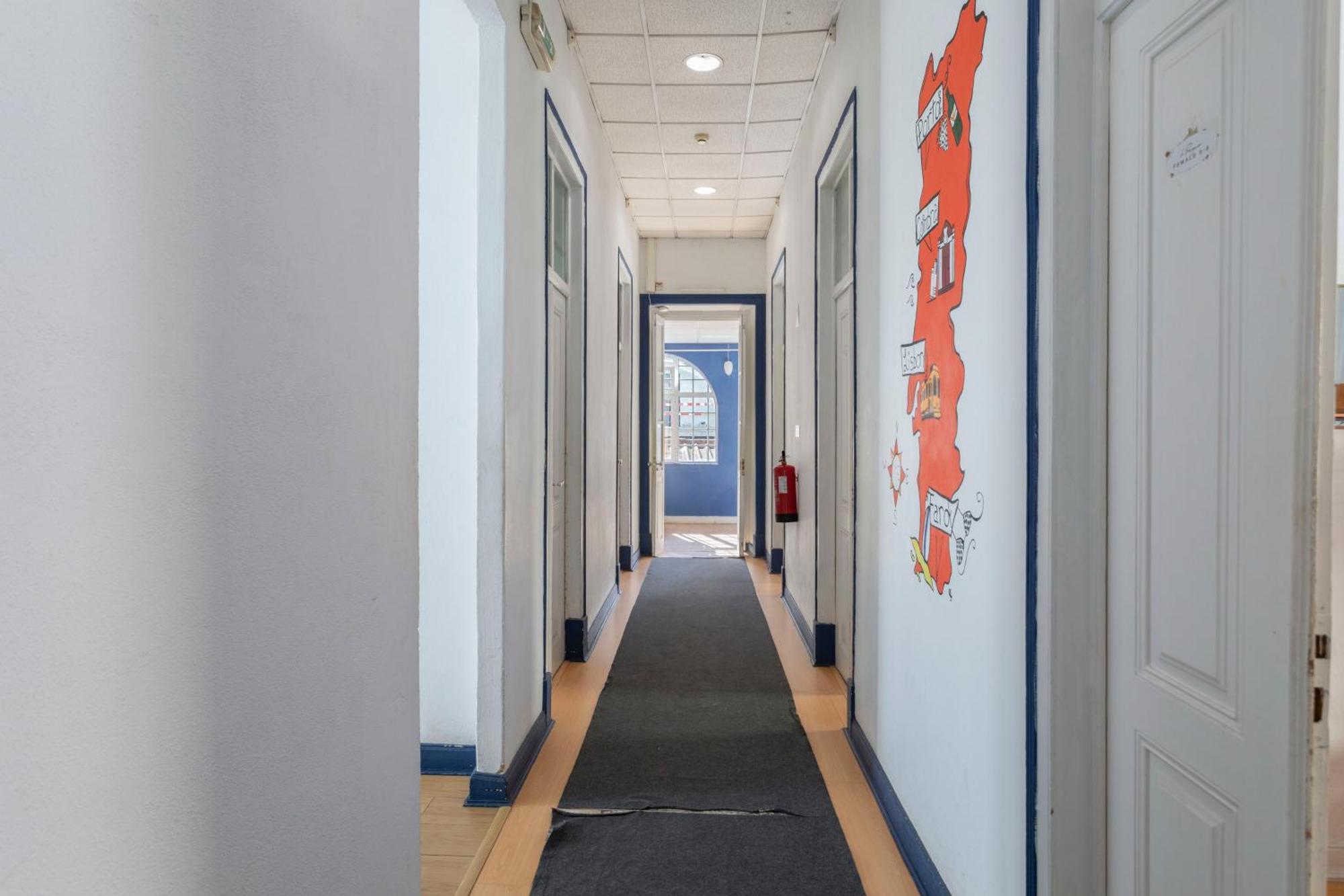 Le Penguin Hostel Фаро Екстериор снимка
