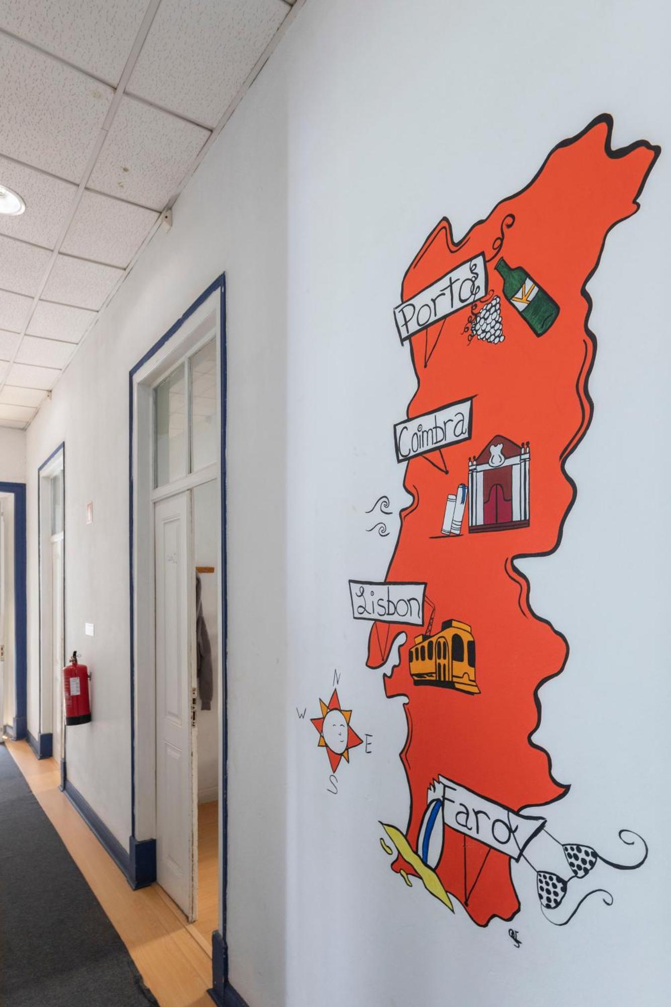 Le Penguin Hostel Фаро Екстериор снимка