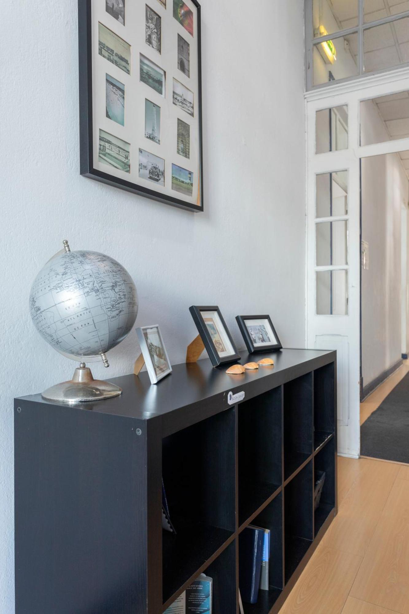 Le Penguin Hostel Фаро Екстериор снимка