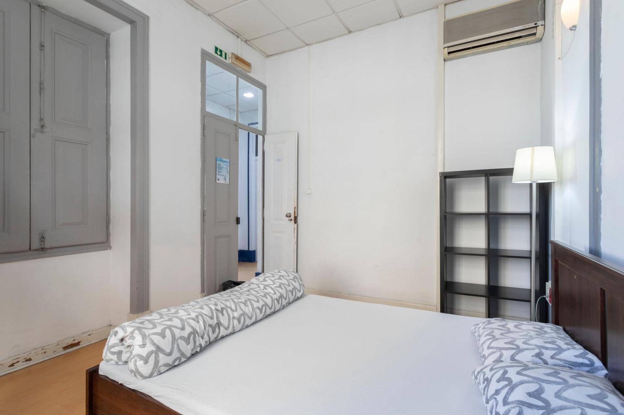Le Penguin Hostel Фаро Екстериор снимка
