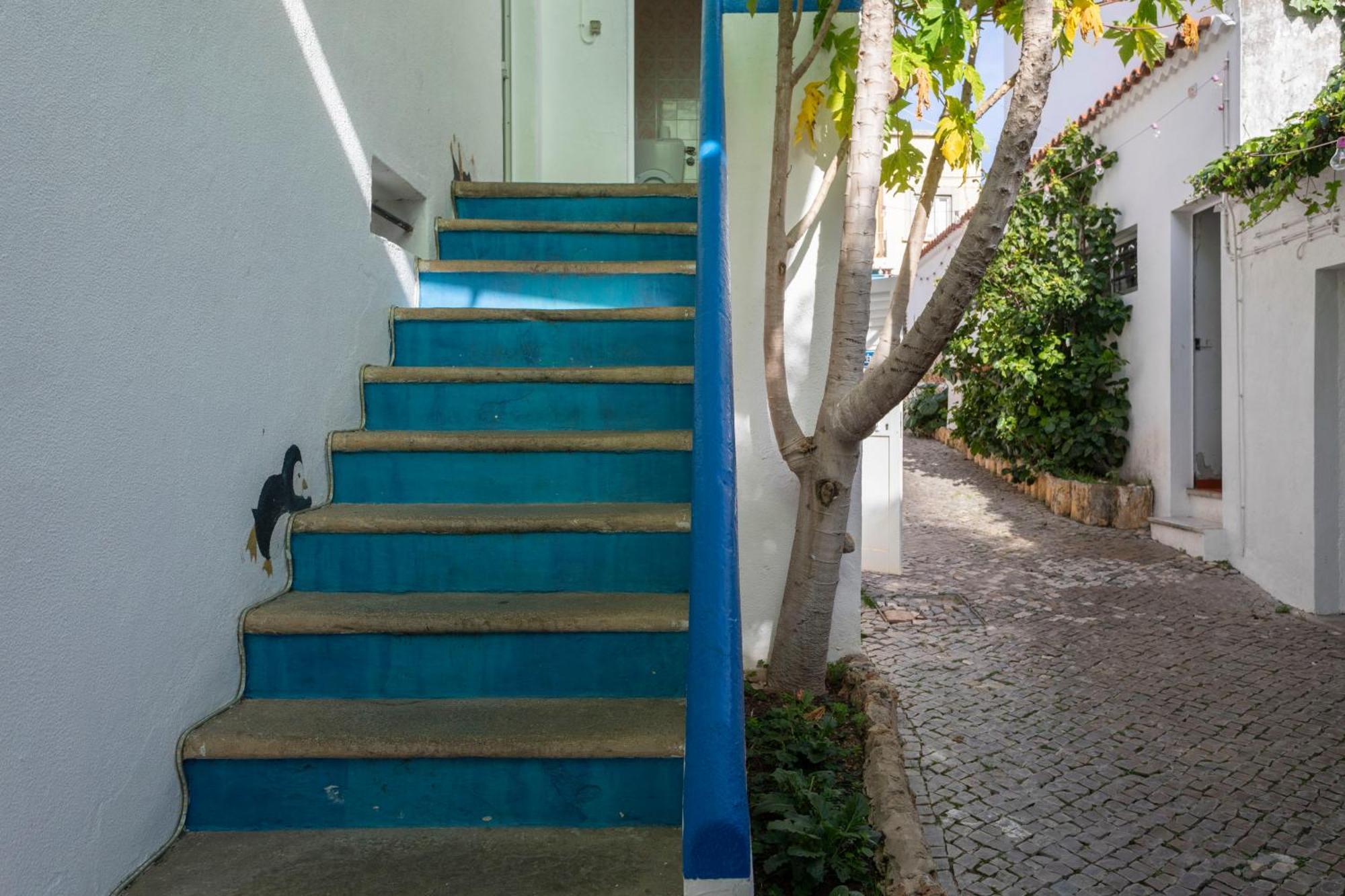 Le Penguin Hostel Фаро Екстериор снимка
